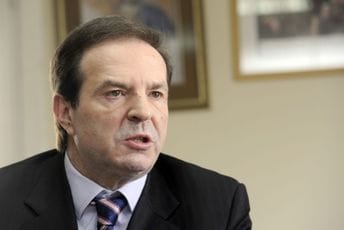 Unuk Bogoljuba Karića nožem izbo muškarca zbog parking mjesta Unuk Bogoljuba Karića nožem izbo muškarca zbog parking mjesta