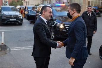 Bečić: Što prije uspostaviti avio konekciju sa Bakuuom, Alijev: Mnogi prijatelji žele da kupe stan u Crnoj Gori Bečić: Što prije uspostaviti avio konekciju sa Bakuuom, Alijev: Mnogi prijatelji žele da kupe stan u Crnoj Gori