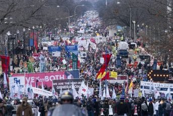 Demonstranti u Vašingtonu optimistični da će biti ukinuto pravo na abortus Demonstranti u Vašingtonu optimistični da će biti ukinuto pravo na abortus