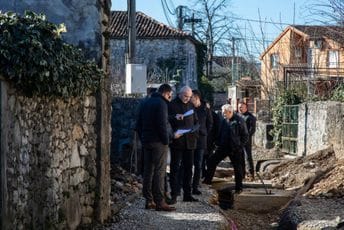 Vuković obišao radove na rekonstrukciji ulica u Staroj varoši Vuković obišao radove na rekonstrukciji ulica u Staroj varoši