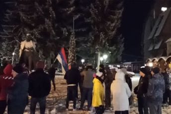 Budite civilizovani i detektujte ubačene elemente: Demokrate o "zlatnim pravilima" protesta Budite civilizovani i detektujte ubačene elemente: Demokrate o "zlatnim pravilima" protesta