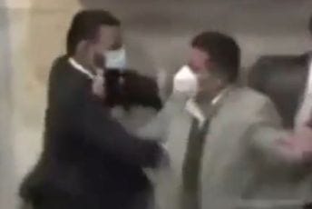 Polaganje zakletve u Kongresu prekinula žestoka tuča (VIDEO) Polaganje zakletve u Kongresu prekinula žestoka tuča (VIDEO)