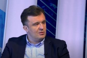 Jedini spas ovoj vlasti mogla bi donijeti SPC, tako što bi uticala na Demokrate Jedini spas ovoj vlasti mogla bi donijeti SPC, tako što bi uticala na Demokrate