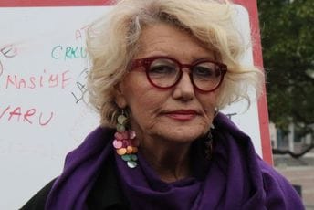 Simbol protiv nasilja nad ženama završio u smeću Simbol protiv nasilja nad ženama završio u smeću