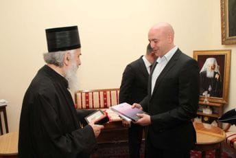 Predrag Lečić i druga faza litija Predrag Lečić sa Irinejem