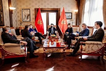 U toku sastanak Abazovića sa ambasadorima Kvinte U toku sastanak Abazovića sa ambasadorima Kvinte