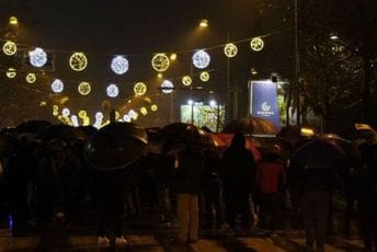 Demokrate ne štede za "odbranu izborne volje": Građanima plaćaju gorivo da dođu na protest Sa jednog od protesta u Podgorici