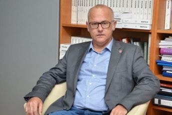 Radulović: Uništenje države Crne Gore nemoguće bez oružanog sukoba, a tu Srbija ne bi sjajno prošla Radulović: Uništenje države Crne Gore nemoguće bez oružanog sukoba, a tu Srbija ne bi sjajno prošla