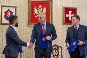 Prijestonica Cetinje podržala manifestaciju “Crna Gora u ritmu Evrope” Prijestonica Cetinje podržala manifestaciju “Crna Gora u ritmu Evrope”