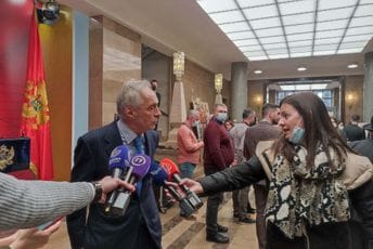 Lekić: Država da se uozbilji, crkva da ne daje političke izjave Lekić: Država da se uozbilji, crkva da ne daje političke izjave