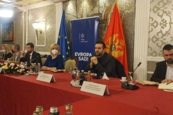 Spajić: Ukoliko ne budemo više u Vladi razmislićemo o političkom angažmanu Spajić: Ukoliko ne budemo više u Vladi razmislićemo o političkom angažmanu