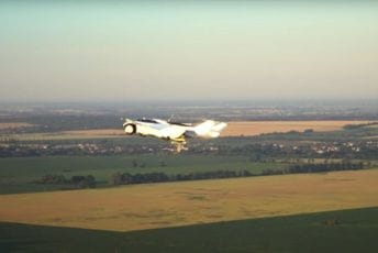 Leteći automobl iz Slovačke dobio službenu dozvolu za let Leteći automobl iz Slovačke dobio službenu dozvolu za let