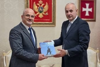 Kašćelan sa Ćulafićem: Napraviti spomenik Crnogorcima stradalim u Medovi Kašćelan sa Ćulafićem: Napraviti spomenik Crnogorcima stradalim u Medovi