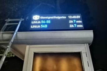 Konačno: Na stajališta ugrađuju led displeje, pokazivaće za koliko minuta stiže prevoz Konačno: Na stajališta ugrađuju led displeje, pokazivaće za koliko minuta stiže prevoz