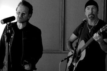 U2 obilježili pola vijeka Krvave nedjelje: Poslušajte kako zvuči nova verzija "Sunday Bloody Sunday" (VIDEO) U2 obilježili pola vijeka Krvave nedjelje: Poslušajte kako zvuči nova verzija "Sunday Bloody Sunday" (VIDEO)