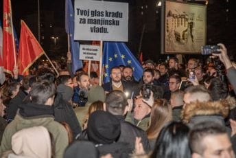 Koprivica preuzeo proteste, organizacioni odbor dao ultimatum parlamentarnoj većini Koprivica preuzeo proteste, organizacioni odbor dao ultimatum parlamentarnoj većini