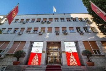 Ženski klub o planiranom napadu na Vuksanović-Stanković: Dotakli smo dno Ženski klub o planiranom napadu na Vuksanović-Stanković: Dotakli smo dno