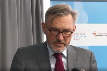 Veber: Političari treba da razriješe situaciju u CG Veber: Političari treba da razriješe situaciju u CG