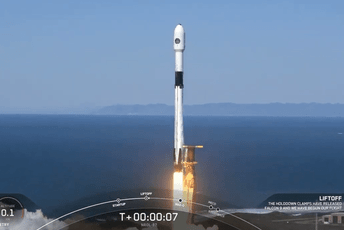 SAD lansirale "špijunski satelit" iz baze u Kaliforniji SAD lansirale "špijunski satelit" iz baze u Kaliforniji