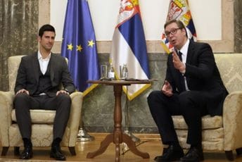 Vučić: Pomalo smo navijali za Medvedeva ali vi ste najbolji; Đoković: Stali ste iza mene to ću pamtiti Vučić: Pomalo smo navijali za Medvedeva ali vi ste najbolji; Đoković: Stali ste iza mene to ću pamtiti