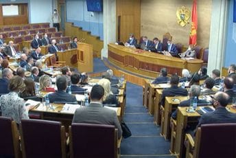 Da li je preksjutrašnja sjednica Skupštine legalna i kako uopšte riješiti nastalu situaciju? Da li je preksjutrašnja sjednica Skupštine legalna i kako uopšte riješiti nastalu situaciju?