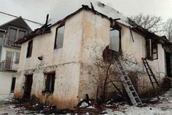 Izgorela kuća Šabovića u Brestoviku Izgorela kuća Šabovića u Brestoviku