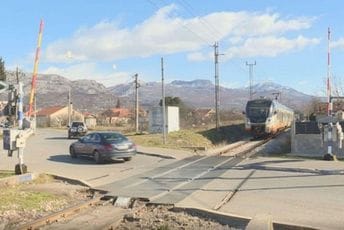 Mještani Zagoriča: Ponovo ne radi rampa na pružnom prelazu Mještani Zagoriča: Ponovo ne radi rampa na pružnom prelazu