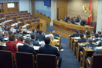 Proglas grupe građana: Zakažite sjednicu parlamenta ili ćemo 25.marta blokirati sve gradove u CG Proglas grupe građana: Zakažite sjednicu parlamenta ili ćemo 25.marta blokirati sve gradove u CG