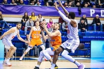 Crnogorski derbi pripao 'plavima': Budućnost u nastavku preokrenula i stigla do važne pobjede Crnogorski derbi pripao 'plavima': Budućnost u nastavku preokrenula i stigla do važne pobjede