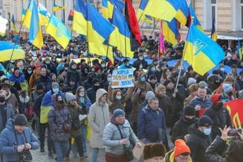 U Hersonu ljudi izašli na protest, rastjerani su dimnim bombama (VIDEO) Ilustracija