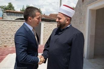 Bečić: Uvjeren sam da će Fejzić nastaviti da daje doprinos očuvanju multikonfesionalnog bogatstva Crne Gore Bečić: Uvjeren sam da će Fejzić nastaviti da daje doprinos očuvanju multikonfesionalnog bogatstva Crne Gore