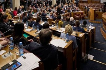 Partije nijesu raspoložene da pričaju o naknadama za funkcionere Partije nijesu raspoložene da pričaju o naknadama za funkcionere