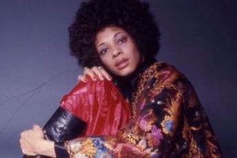 Preminula "kuma fanka" Beti Dejvis Preminula "kuma fanka" Beti Dejvis