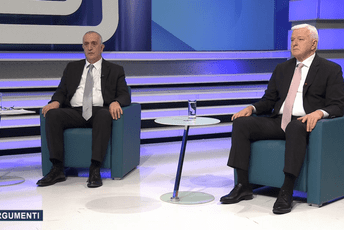 Marković: Temeljnim ugovorom i popisom da se bavi snažna, a ne manjinska vlada, Bulatović: To je prevara građana Marković: Temeljnim ugovorom i popisom da se bavi snažna, a ne manjinska vlada, Bulatović: To je prevara građana