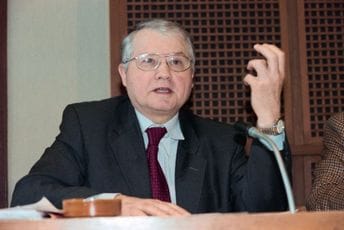Preminuo francuski nobelovac koji je otkrio virus HIV Preminuo francuski nobelovac koji je otkrio virus HIV