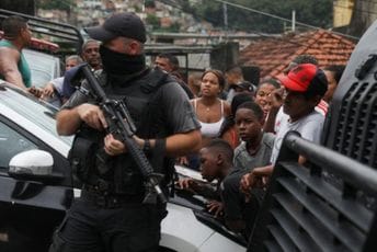 Osam osoba ubijeno u policijskoj akciji u faveli u Rio de Žaneiru Osam osoba ubijeno u policijskoj akciji u faveli u Rio de Žaneiru