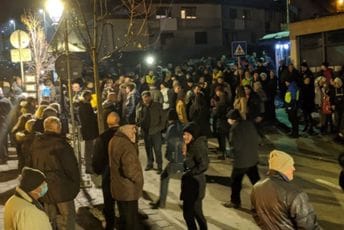 Počeo protest u Pljevljima Počeo protest u Pljevljima