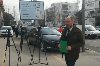 Stanić podnio krivičnu prijavu protiv Krivokapića: Dijele državljanstva kako bi uticali na političke procese u Crnoj Gori Stanić podnio krivičnu prijavu protiv Krivokapića: Dijele državljanstva kako bi uticali na političke procese u Crnoj Gori