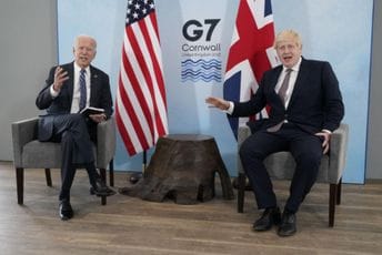 Bajden i Džonson: Još postoji šansa za diplomatsko rješenje ukrajinske krize Bajden i Džonson: Još postoji šansa za diplomatsko rješenje ukrajinske krize