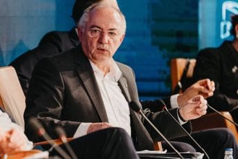 Juratović: Crna Gora mogla bi zauvijek zatvoriti sebi vrata za EU, građani da ne nasijedaju na populističke politike Juratović: Crna Gora mogla bi zauvijek zatvoriti sebi vrata za EU, građani da ne nasijedaju na populističke politike