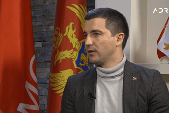 Bečić: Nema finalizacije izdaje u februaru, ne vidim više postojanje onih 49 poslanika Bečić: Nema finalizacije izdaje u februaru, ne vidim više postojanje onih 49 poslanika