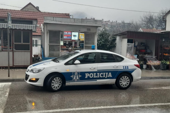 Uhapšen Cetinjanin tokom krađe iz kioska Uhapšen Cetinjanin tokom krađe iz kioska
