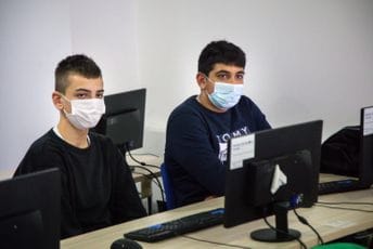 Počela obuka za rad na računaru za pripadnike RE populacije Počela obuka za rad na računaru za pripadnike RE populacije