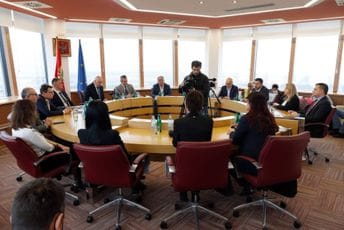 Dodijeljena odobrenja za korišćenje radio-frekvencija Dodijeljena odobrenja za korišćenje radio-frekvencija