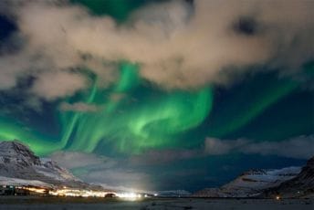 Ovako na Islandu ovih dana izgleda polarna svjetlost (FOTO) Ovako na Islandu ovih dana izgleda polarna svjetlost (FOTO)