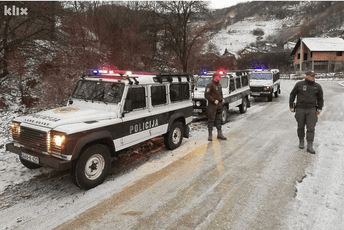 Turisti iz Turske danima držani kao zarobljenici kod Zenice Turisti iz Turske danima držani kao zarobljenici kod Zenice