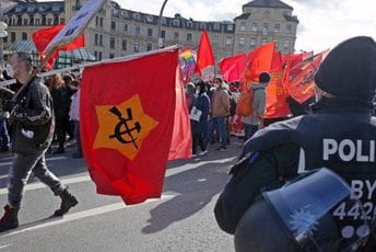 Protesti u Minhenu: "Dolje NATO, sloboda Tigraju" Protesti u Minhenu: "Dolje NATO, sloboda Tigraju"