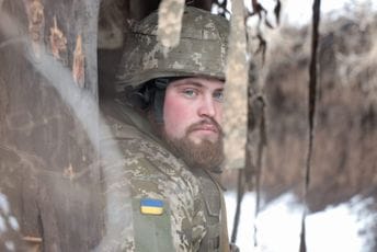 Ukrajina od ponoći u vanrednom stanju, rezervisti ne smiju napuštati državu Ukrajina od ponoći u vanrednom stanju, rezervisti ne smiju napuštati državu