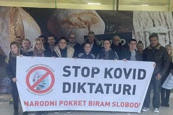 Po crnogorskim gradovima i dalje traju protesti protiv epidemioloških mjera Po crnogorskim gradovima i dalje traju protesti protiv epidemioloških mjera
