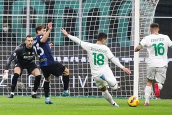 Sasuolo pokorio "Meacu", Milan slavi kiks Intera